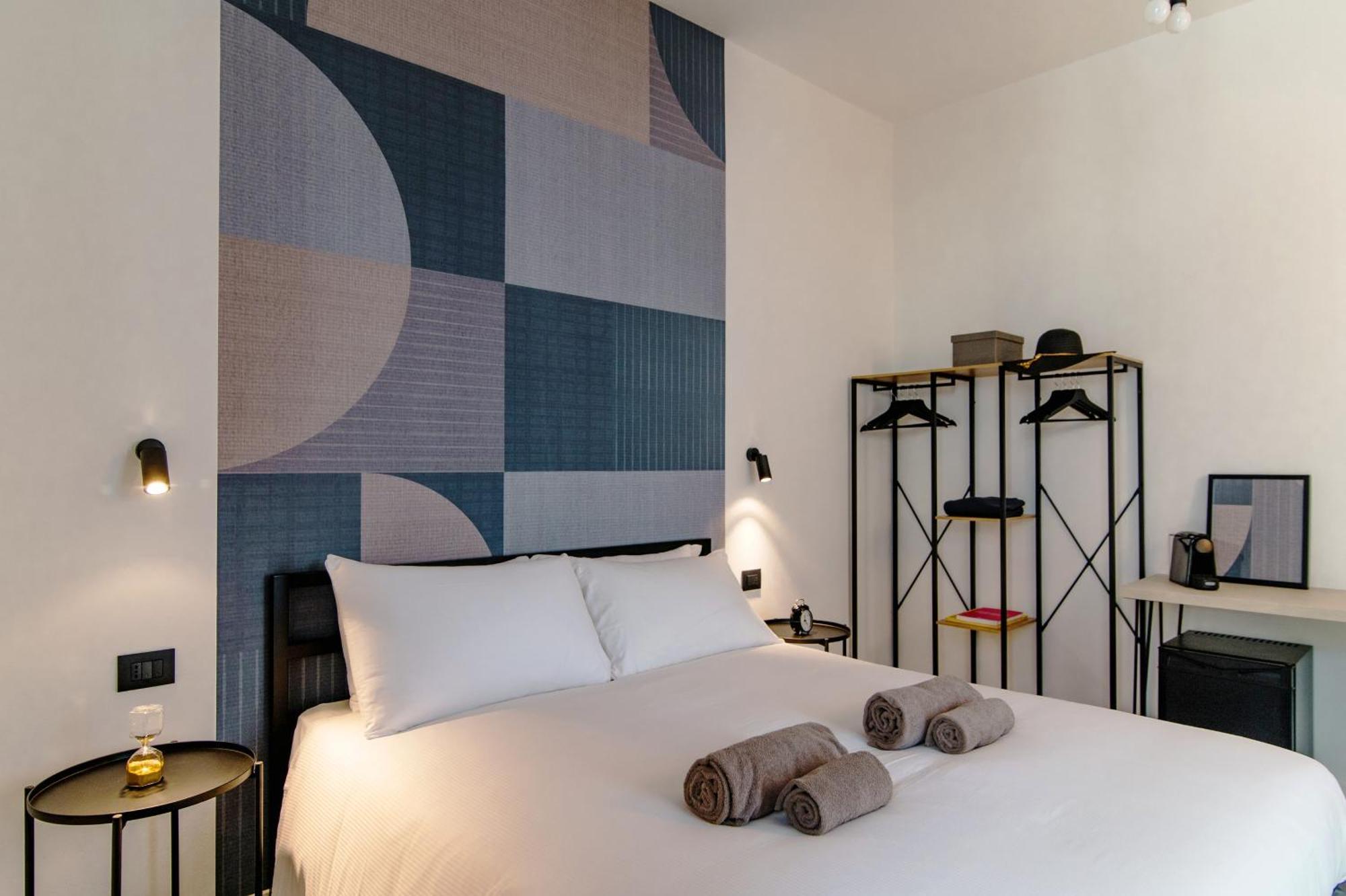 Guesthouse Linaio - The House Of Travelers Como Exterior photo