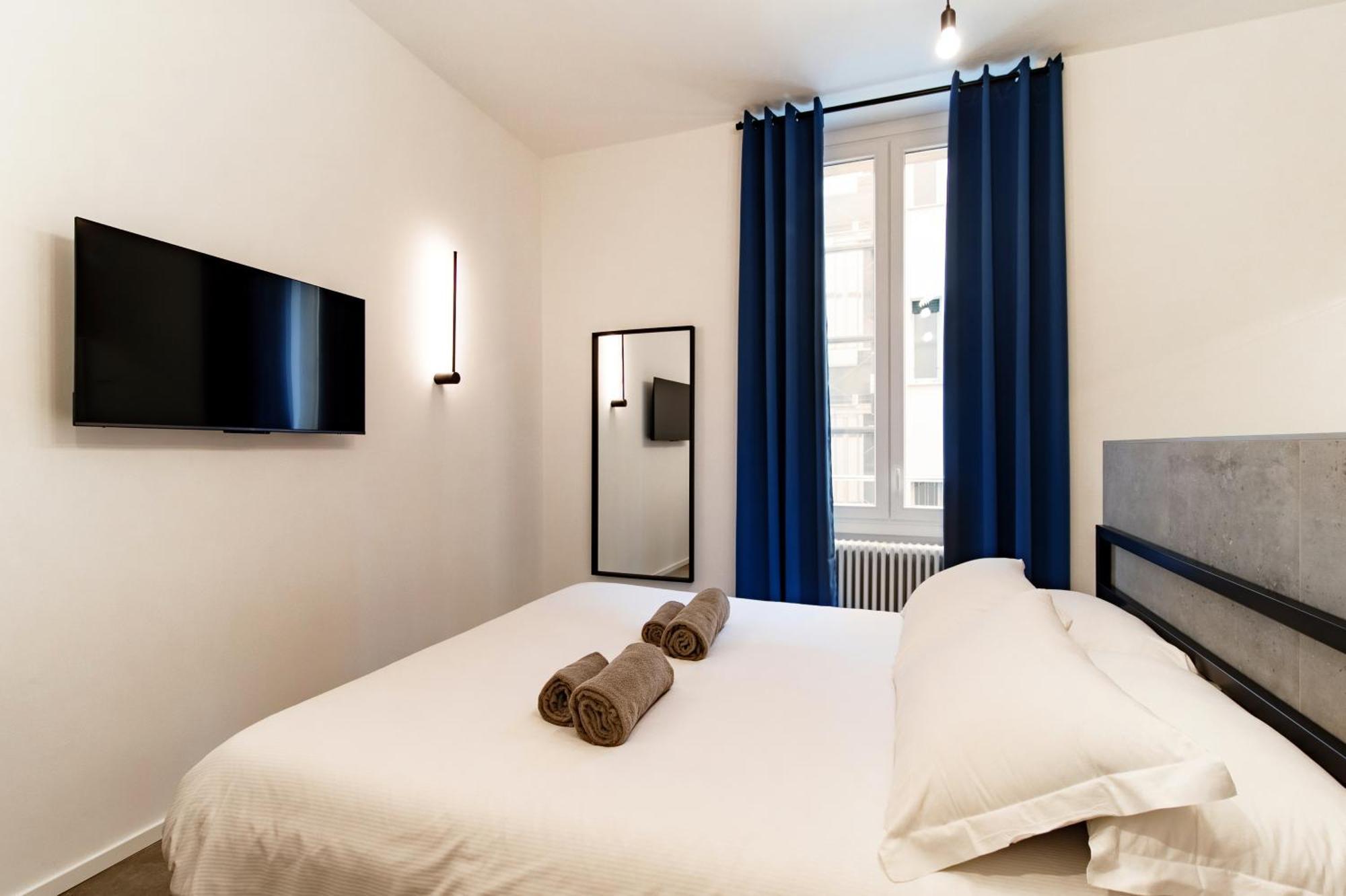 Guesthouse Linaio - The House Of Travelers Como Exterior photo