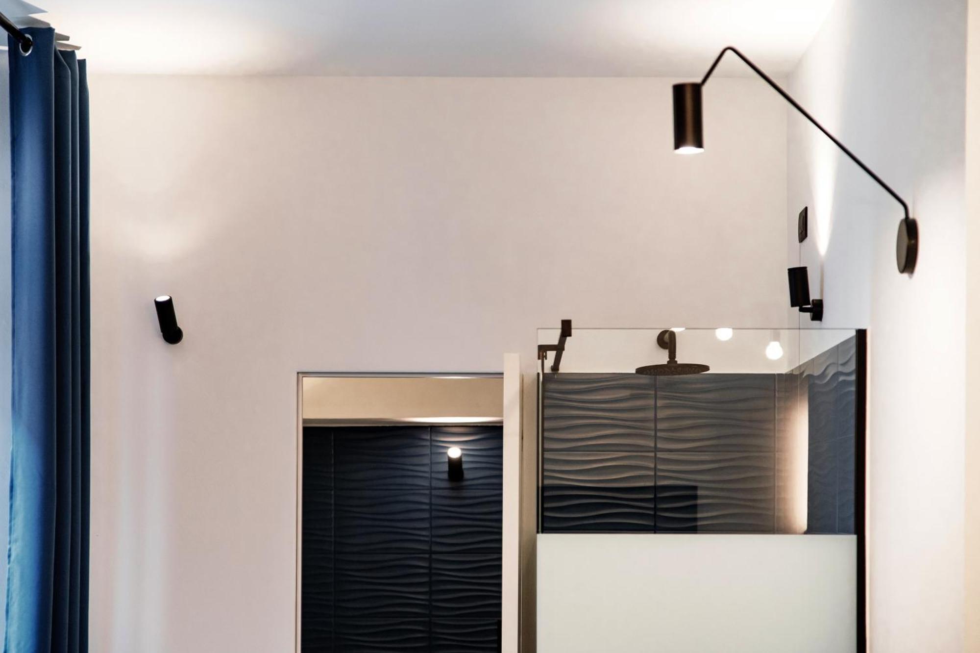 Guesthouse Linaio - The House Of Travelers Como Exterior photo